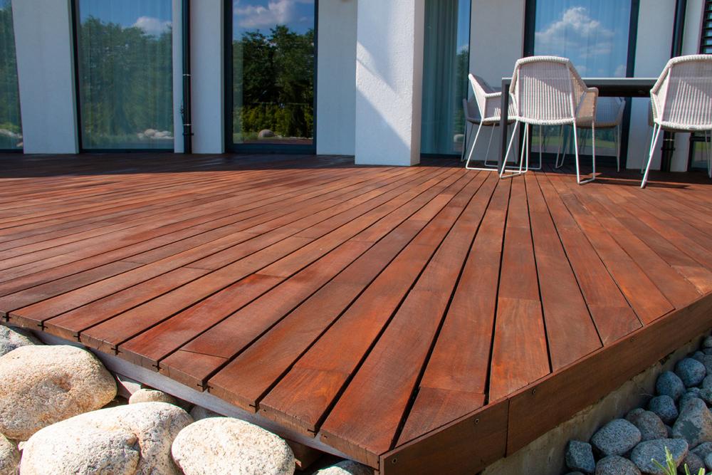 Terrasse bois près de Praz-sur-Arly